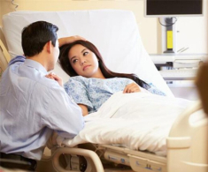 Chồng cũ đến thăm khi tôi mang thai, thấy thứ anh để lại và biểu cảm của chồng mới mà tôi giận tím mặt