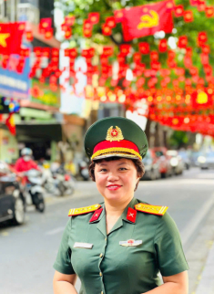 Đại tá Kiều Thanh Thúy trả lời câu hỏi doanh thu 700 tỷ của ‘Mưa đỏ’ về đâu?