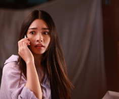 Đang ở cữ thì chồng cũ xin tái hôn, tôi khẽ cười nói một câu khiến anh đỏ mặt