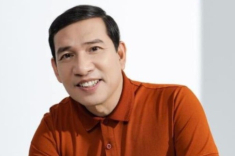 Danh hài xuất thân thợ mộc giờ làm thành viên hội đồng quản trị tập đoàn, bế con trai bị hiểu lầm là ông nội