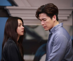 Đến dự đám cưới chồng cũ sau 3 tháng ly hôn, thấy mặt bạn trai tôi, anh ta liền biến sắc