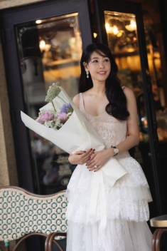 Hoa hậu Hà Kiều Anh rạng rỡ, trẻ trung ngỡ ngàng ở tuổi U50