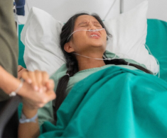 Hoa hậu H‘Hen Niê sinh con đầu lòng: Chồng nhiếp ảnh gia khóc khi vợ “vượt cạn”, em bé chào đời trông cực yêu