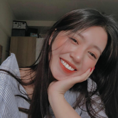 Hot girl đình đám Hà thành chăm khoe “vòng 1” tràn viền hậu trùng tu nhan sắc sau sinh