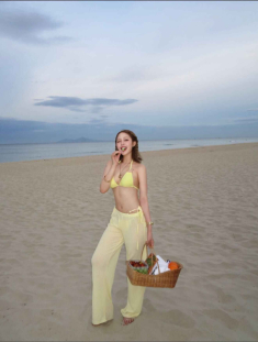 Hot girl Xoài Non sở hữu những khoảnh khắc khoe vòng 1 nóng bỏng