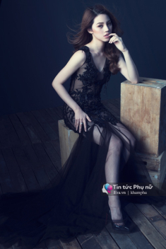 Jolie Nguyễn kiêu sa với đầm dạ hội voan mỏng manh