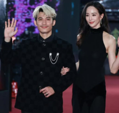 Liên Bỉnh Phát vỡ òa hạnh phúc khi đi vào lịch sử, là nam diễn viên Việt đầu tiên trở thành Thị đế Kim Chung