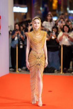 “Ma nữ đẹp nhất Thái Lan” Mai Davika hoá nữ thần khi đổ bộ thảm đỏ, visual sắc lẹm khó tìm được người thay thế