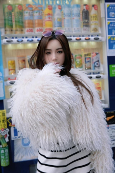 Mẹ đẻ của Quỳnh Kool lộ diện, nhan sắc gây chú ý