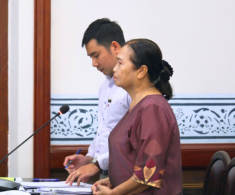 Mẹ kế Đức Tiến bức xúc khi vợ cũ của chồng giành tài sản với con dâu, gửi lời nhắn đến cháu nội ở Mỹ