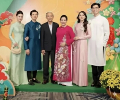 Midu lộ khoảnh khắc bên bố mẹ chồng Chủ tịch, diện áo dài nền nã tham dự sự kiện của tập đoàn nhựa