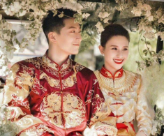 Nam diễn viên 1 tháng không thay quần áo, vợ là “ái nữ trùm sòng bạc”, chê chồng ở bẩn giữa sóng truyền hình