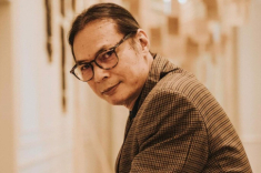 Nam NSND thoát ly khỏi chế độ mẫu hệ của buôn làng, sau khi ra đi được xây nhà lưu niệm ở quê hương