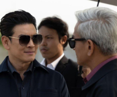 Ngay sau khi bố mất, tôi đuổi mẹ kế ra khỏi nhà nhưng ngã quỵ khi thấy thứ trong hộp gỗ