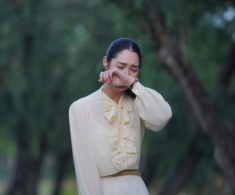 Ngoại tình bị bố chồng phát hiện, tôi xin ông giữ bí mật và ông đưa ra một yêu cầu