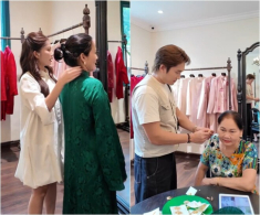 Ngọc Huyền đưa mẹ chồng đi thử đồ cho đám cưới với Đình Tú, bị dân mạng nói “làm tốn kém lại lo trả nợ”