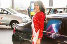 Phạm Hương buồn ngủ vẫn đẹp xuất sắc làm náo loạn sân bay