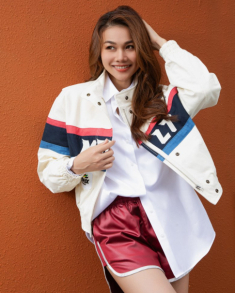 Thanh Hằng 41 tuổi dưỡng nhan trẻ đẹp, công thức ăn vặt làm chị em tò mò