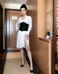 Thì ra đây là bí quyết giúp Huyền My có được vòng eo con kiến vạn người mê