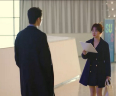 Vợ cũ cho 200 triệu khi tôi gặp khó khăn, hôm sau thấy người bên cạnh cô ấy, tôi khóc trả lại tiền