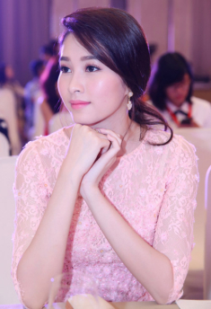 4 người đẹp không hở vẫn làm phái mạnh “mất ngủ”