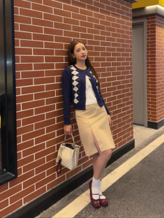 Chi Pu được khen mặc đẹp với đồ bình dân mùa lạnh