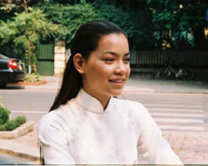 Hà Hồ kể chuyện lần đầu đi tắm trắng