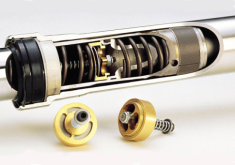 Hệ thống phuộc điện tử – ‘Đồ chơi công nghệ’ này có thực sự cần thiết?