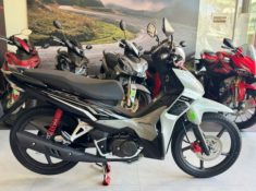 Hình ảnh thực tế của Honda Wave RSX FI 2026 vừa ra mắt ở nước ta, đã có mặt tại các đại lý!