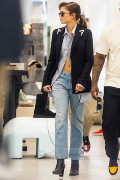 Học hỏi phong cách phối đồ thường ngày của các ngôi sao: Đơn giản mà thu hút!