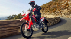 Honda CRF300L hoàn toàn mới trình làng với giá bán lên đến gần 190 triệu Đồng có gì mà đắt vậy?