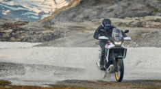Honda XL750 Transalp 2026 hiện đã có công nghệ E-Clutch