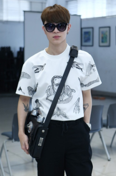 Hot boy mê unisex sành điệu với màu đen - trắng