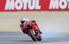 Khi khói trên chiếc Ducati của Bagnaia làm nóng lại câu chuyện “công bằng kỹ thuật” trong MotoGP