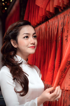 Kiểu tóc cực xinh cho cô giáo mặc áo dài ngày 20/11