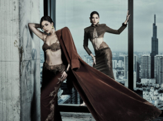 Minh Tú, Võ Hoàng Yến mặc hở đọ body