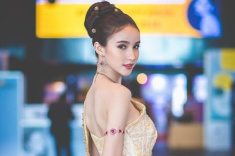 Mỹ nhân diện đồ cưới 13 tỷ visual như “tiên nữ”, U40 “trẻ mãi không già” nhờ chăm mặc đúng 2 màu