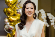 Nữ sinh ngoại giao là Hoa khôi VTV, quen “ông chú” giản dị sau mới biết là triệu phú, nghỉ việc về làm mẹ vẫn xinh như hoa