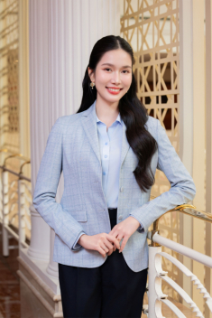 Phương Anh, Lại Mai Hoa đối lập phong cách