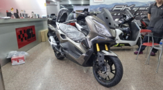 Soi chi tiết Kymco Xciting X350: Trang bị cỡ này có đủ để thách thức Honda ADV350?