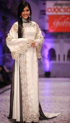 Trương Thị May hút hồn với suối tóc huyền