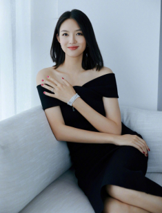 Vẻ thanh lịch của Hoa hậu Thế giới Trương Tử Lâm