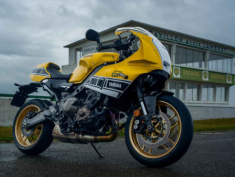 Yamaha XSR900GP 2026 – Khi huyền thoại Kenny Roberts sống lại trong dáng hình hiện đại