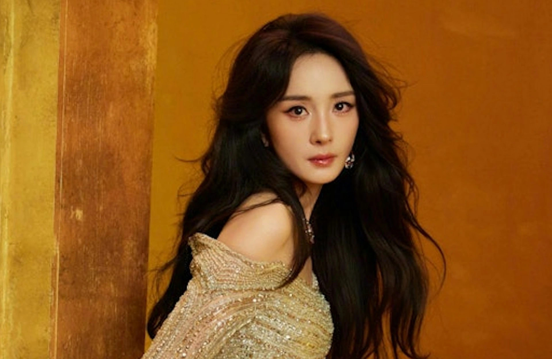 Diễn viên Dương Mịch tuổi 40 lộ gương mặt sưng phù khác lạ