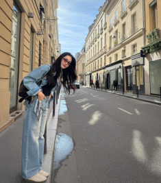 Mặc áo len đen suốt mùa đông không sợ bị chê già xấu nếu bạn biết 8 công thức phối đồ sành điệu và “hack” tuổi