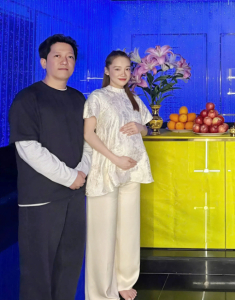 Nhã Phương được khen nhan sắc trước thềm sinh con thứ ba