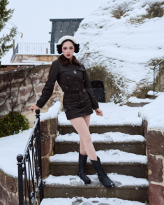 Thời trang vi vu đầu năm “vừa ấm vừa tôn dáng” của sao Việt