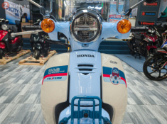 Cận cảnh Honda Super Cub 110 Fujisan Limited Edition vừa đổ bộ thị trường Việt Nam