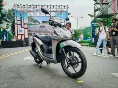 Cận cảnh Honda Vision 2026 vừa ra mắt tại Honda Thanks Day với giá bán không đổi