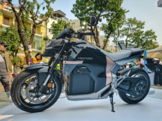 Chi tiết mẫu mô tô điện thương mại đầu tiên Honda WN7 đang được trưng bày tại Việt Nam